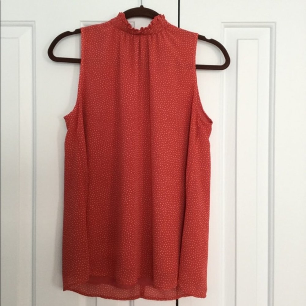 Flowy LOFT Outlet blouse with high ruffled collar